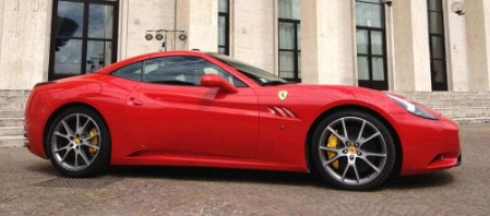 Noleggio Ferrari California matrimonio Roma