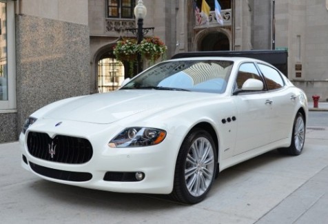 Maserati quattro porte bianca per matrimoni Napoli e provincia