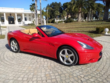 Noleggio Ferrari california Cabrio matrimonio Taranto