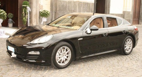  Porsche Panamera bianco disponibile per cerimonie a Napoli